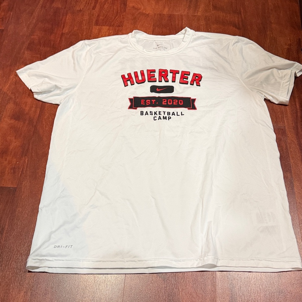 size XL Nike dri fit graphic t shirt